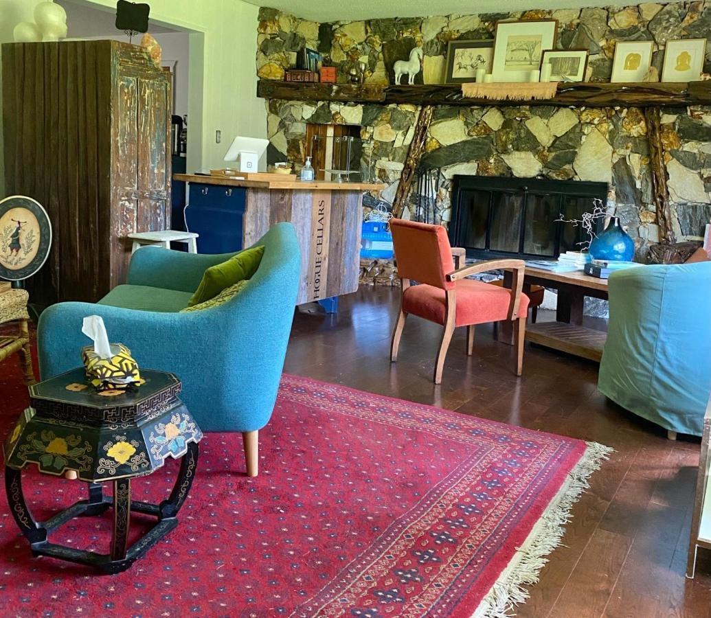 The Messy Owl Inn & Eco Haven Likely المظهر الخارجي الصورة